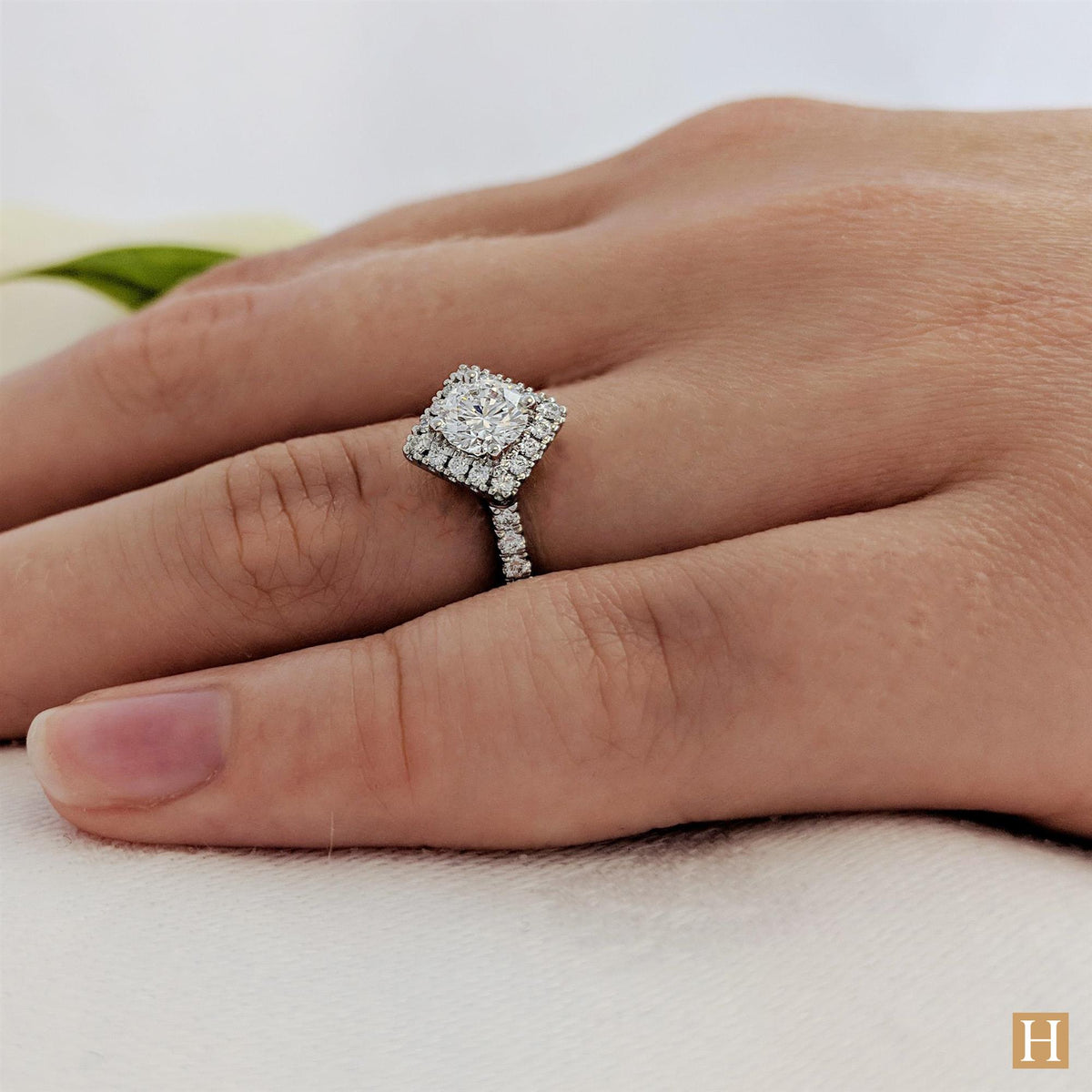 Platinum Inisheer Kite Engagement Ring