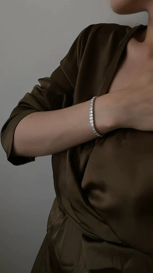 Silver Carat Cassidy Emerald Line Bracelet