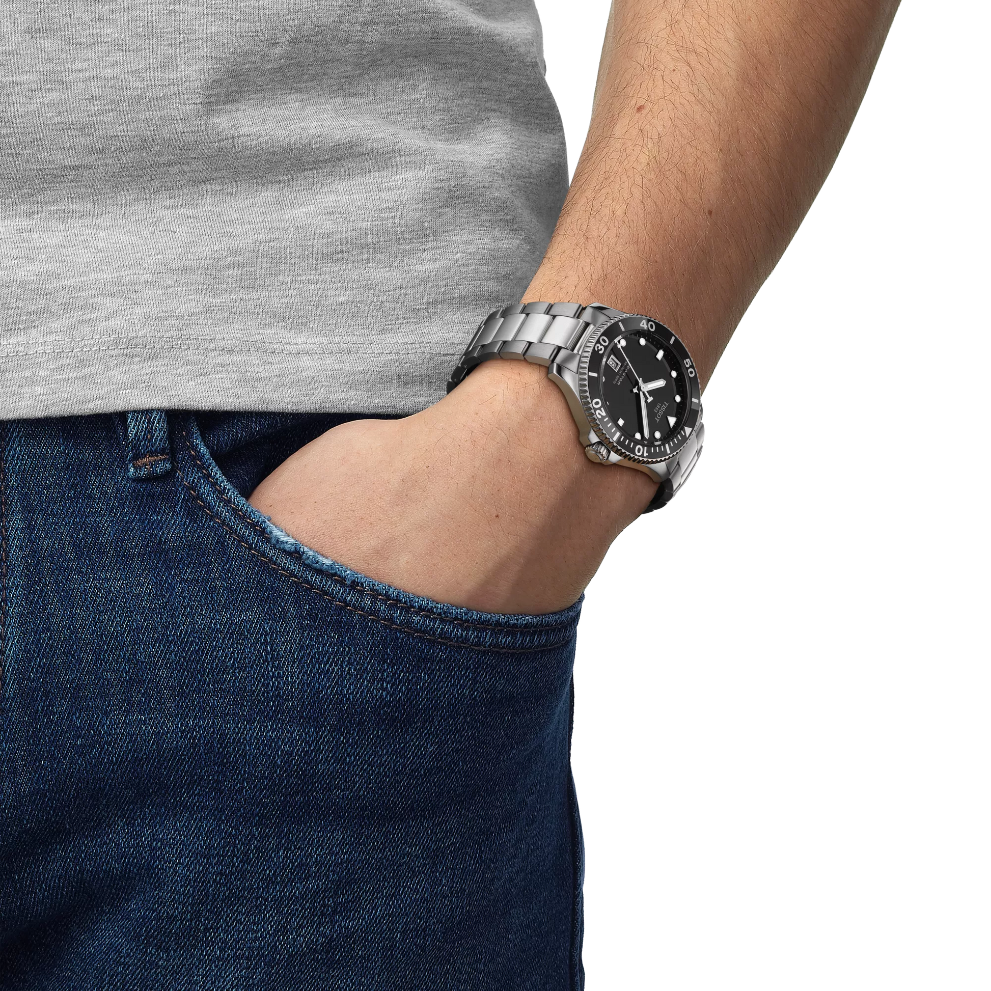 Gents Tissot Seastar 1000 40mm Qtz Steel Bracelet Black Bezel & Dial with Date  T120.410.11.051.00