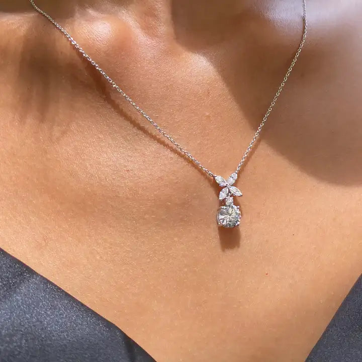 Carat London Jasmine Chicory Round Pendant Necklace White Gold Plated