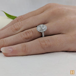 Platinum Inisheer Oval Engagement Ring