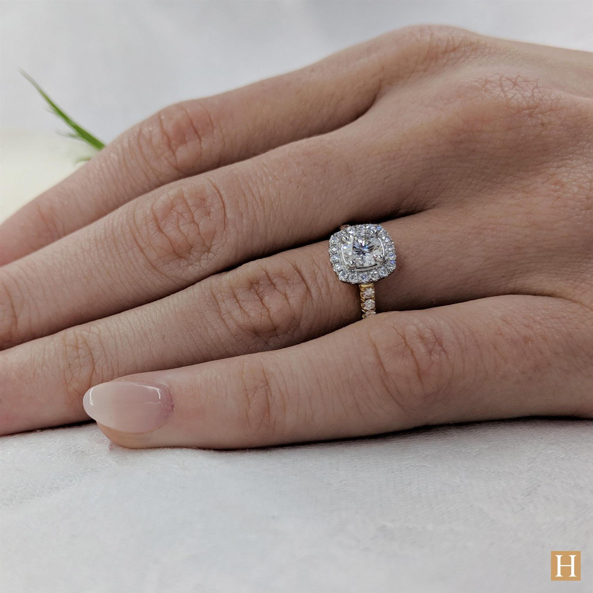 Yellow Gold Inisheer Brava Engagement Ring