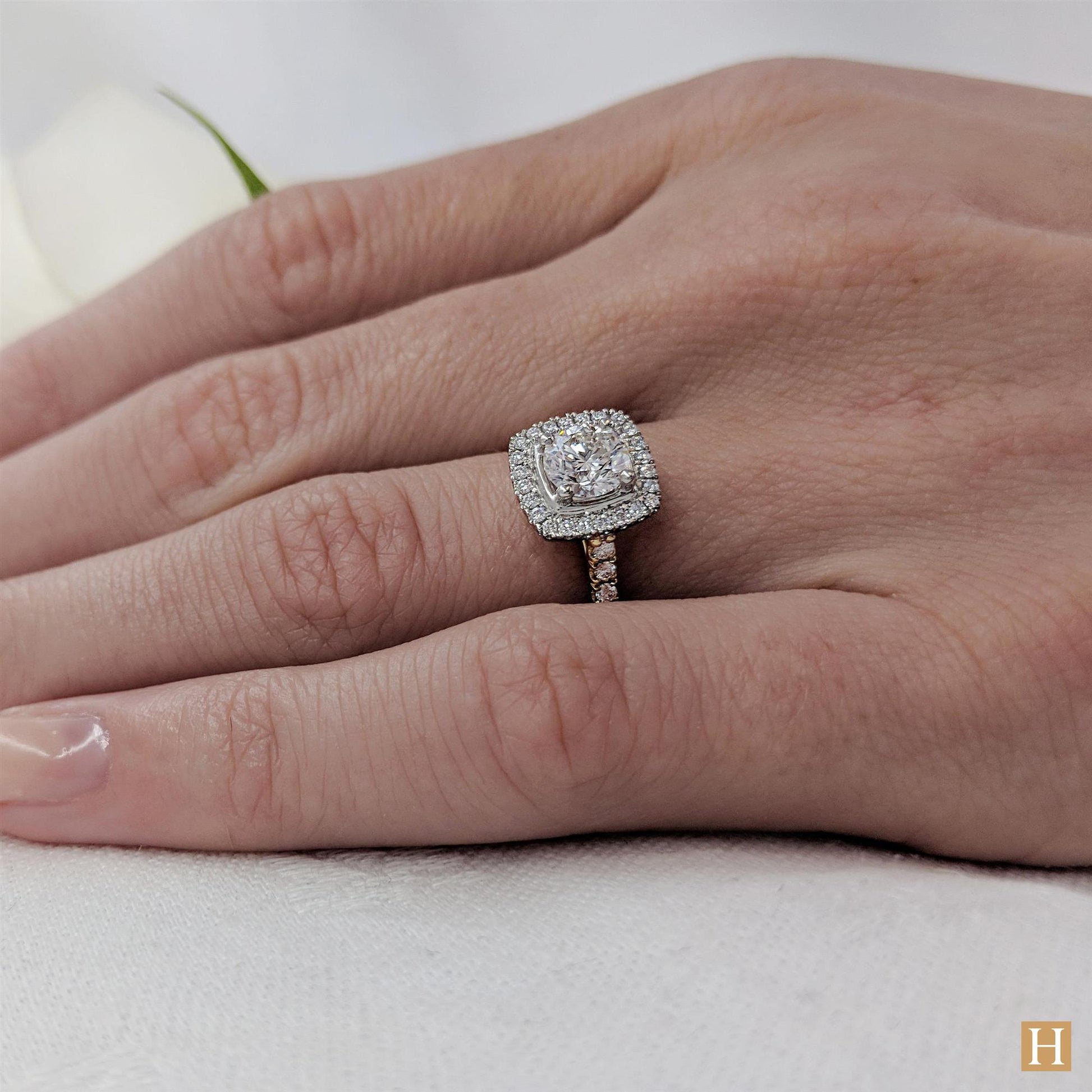 Yellow Gold Inisheer Brava Engagement Ring