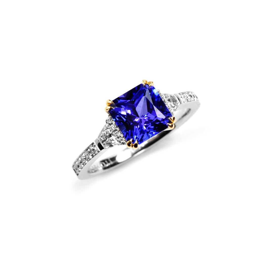 18ct White Gold 5th Avenue Ring