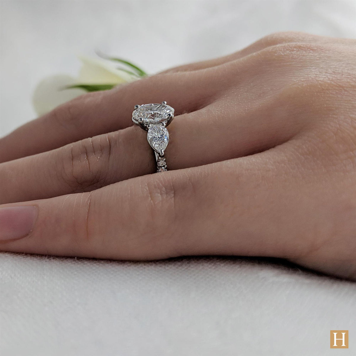 Platinum Florentine Inisheer Oval Engagement Ring