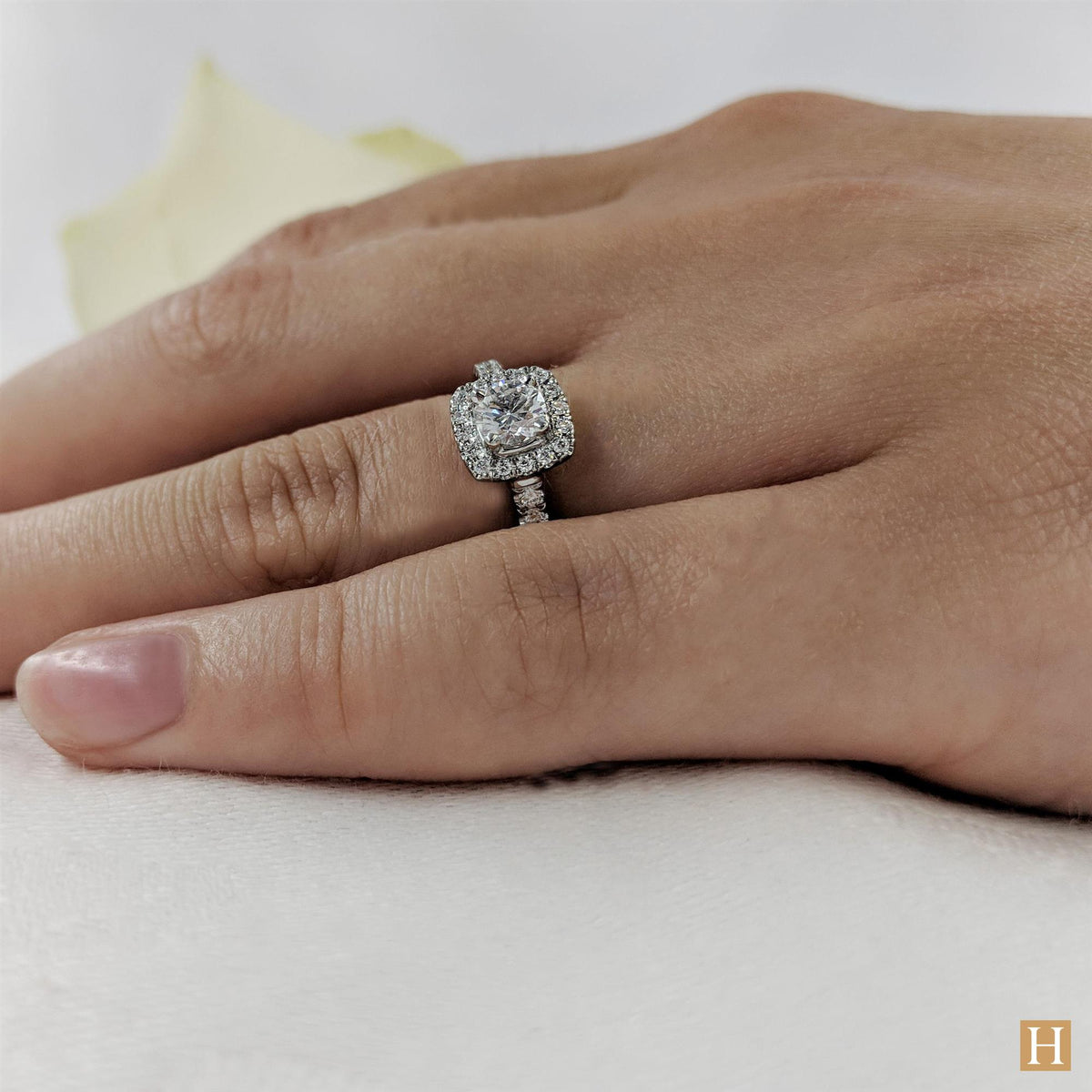 Platinum Inisheer Brava Engagement Ring