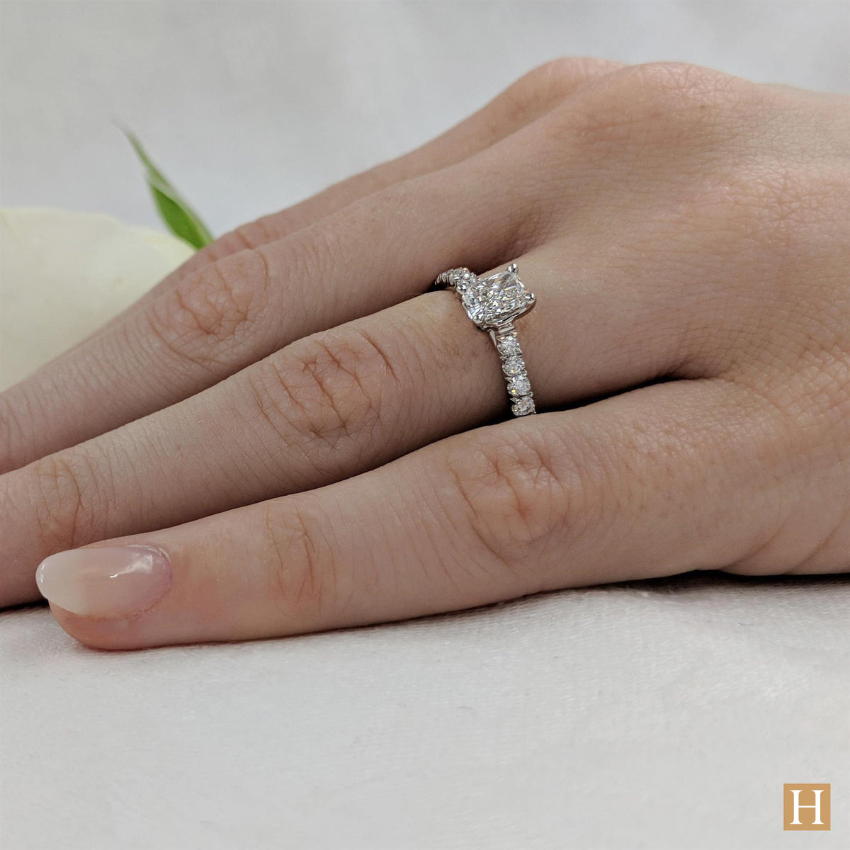 Platinum Inisheer Classic Radiant Engagement Ring